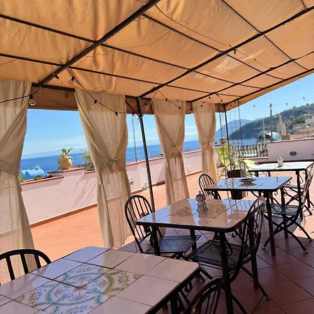 Enzoilnegro 4* Lipari (Isola Lipari)