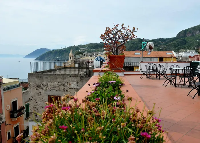 Affittacamere Enzoilnegro Città di Lipari