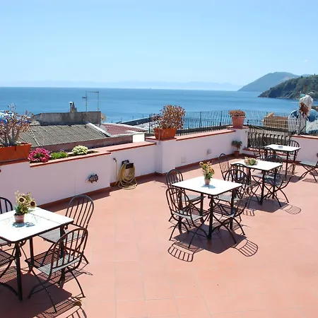 Enzoilnegro 4* Lípara