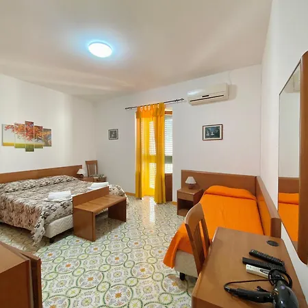 Casa de hóspedes Enzoilnegro Lípara